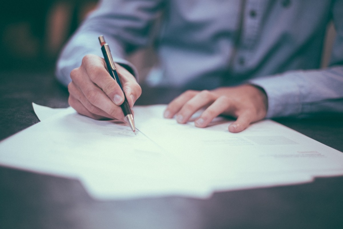 signing-contract